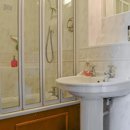 בית נופש Middle Howe *